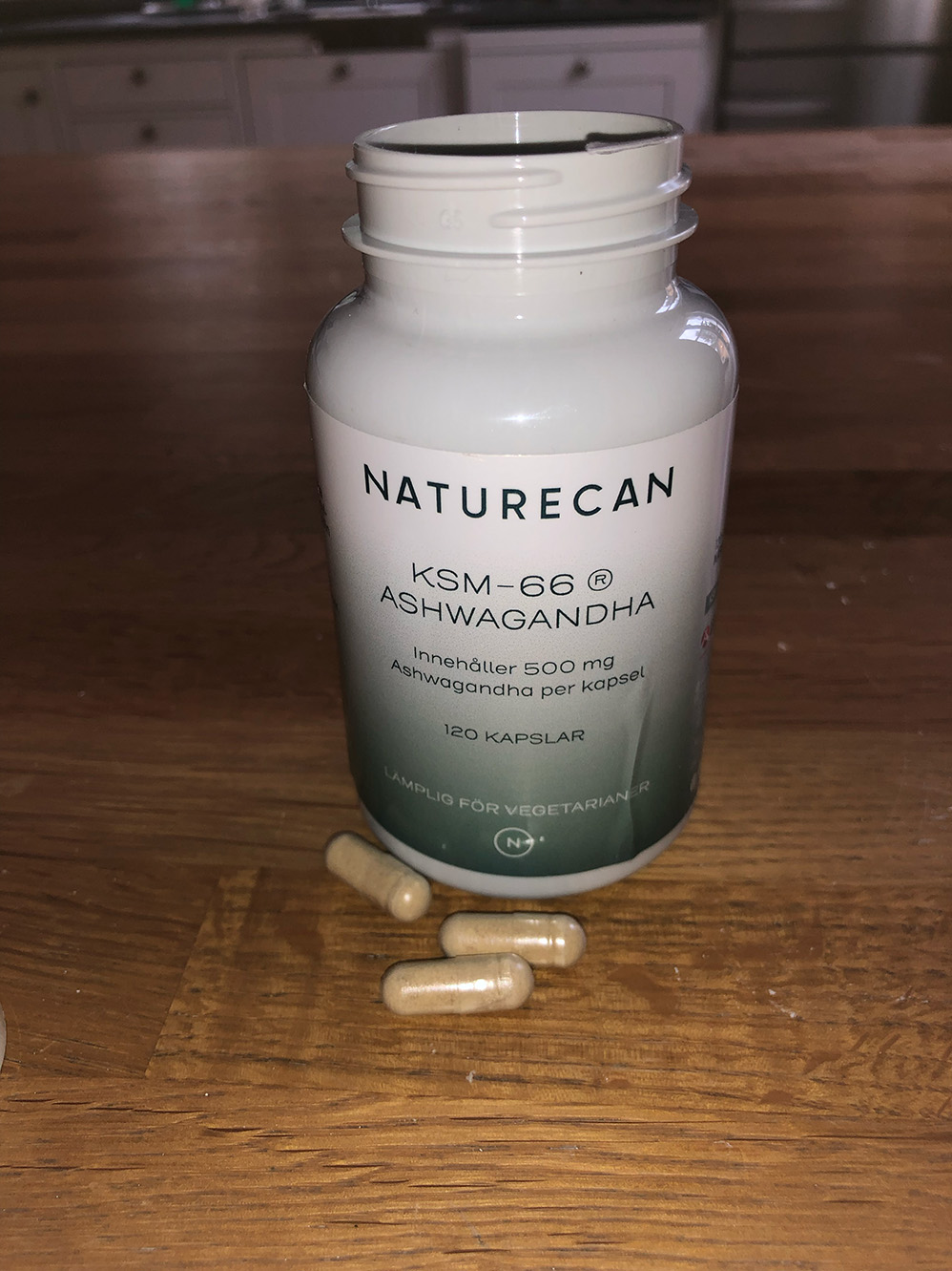 Ashwaganda framför burk