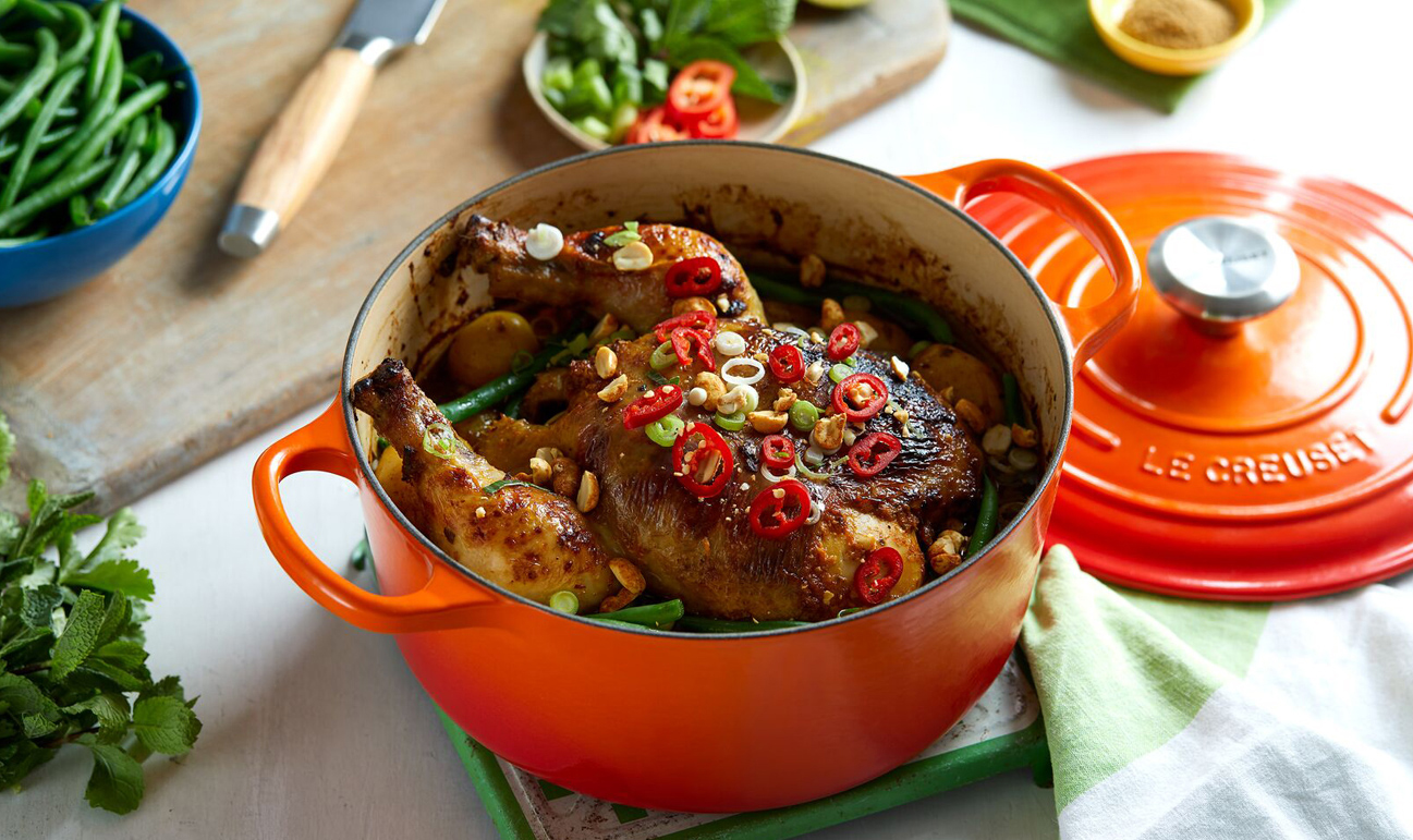 Le Creuset gryta med mat