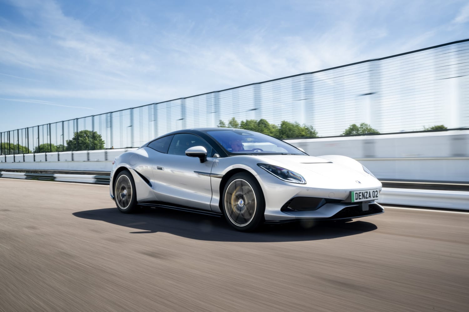DENZA Z lanseras – eldriven superbil med 1 604 hästkrafter