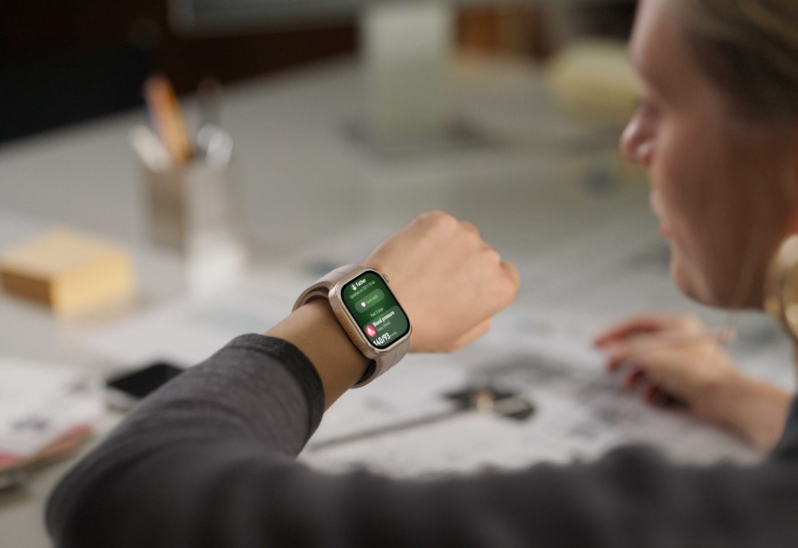 Huawei Watch D3 lanseras i Sverige 12 oktober – blodtrycksklocka med manschett kostar 5 499 kronor