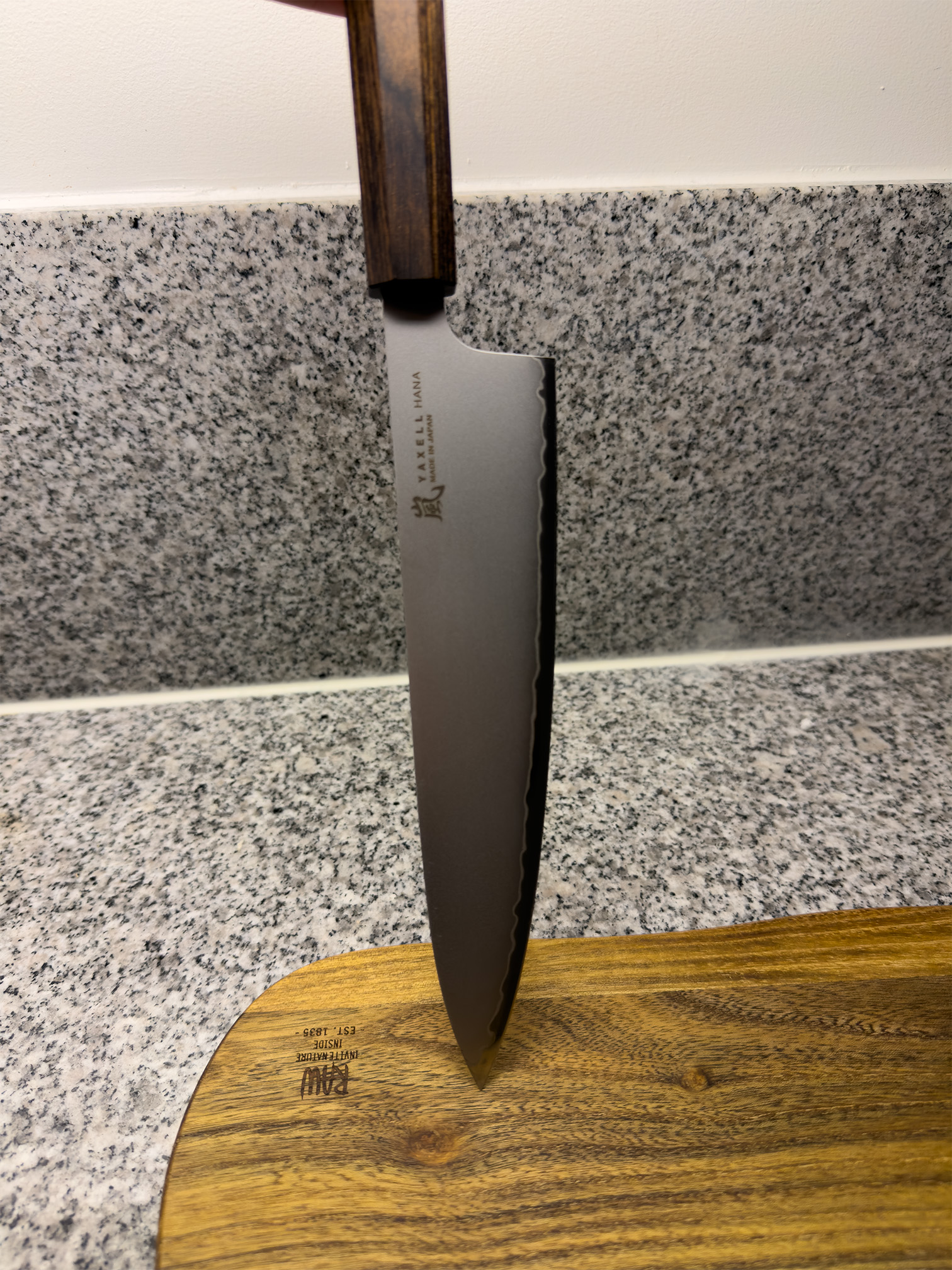 Yaxell kockkniv stående